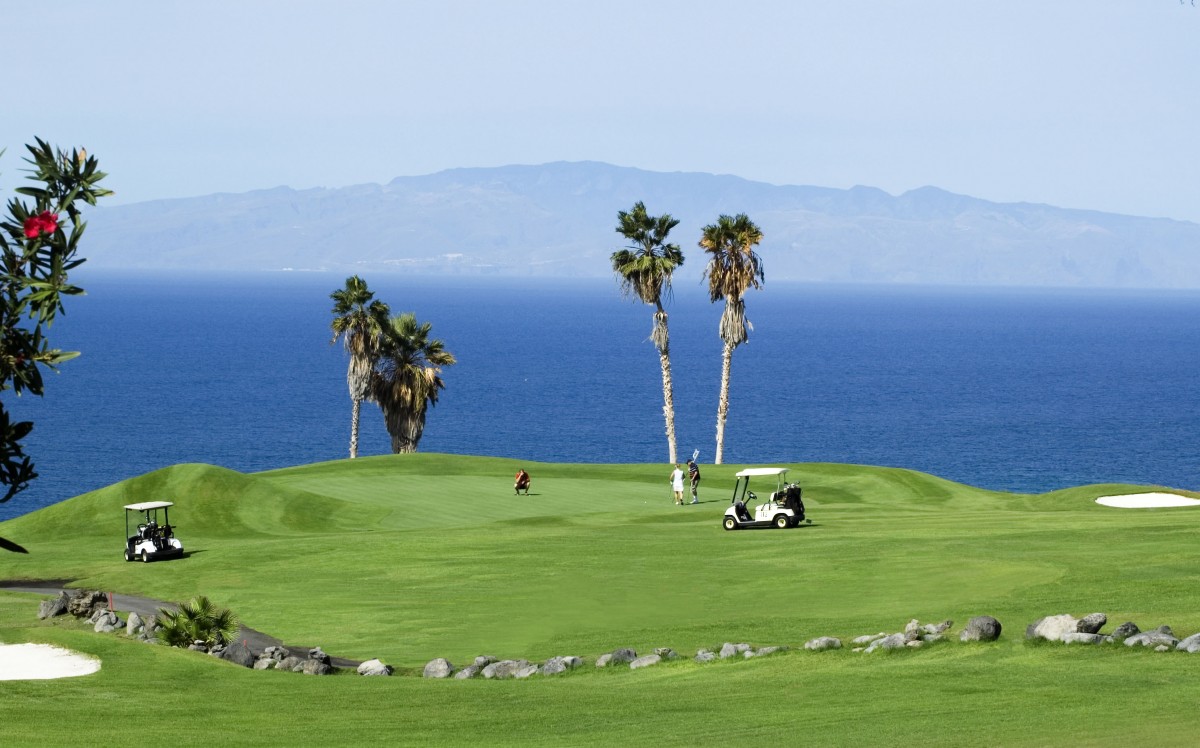 Disfruta del golf en Tenerife